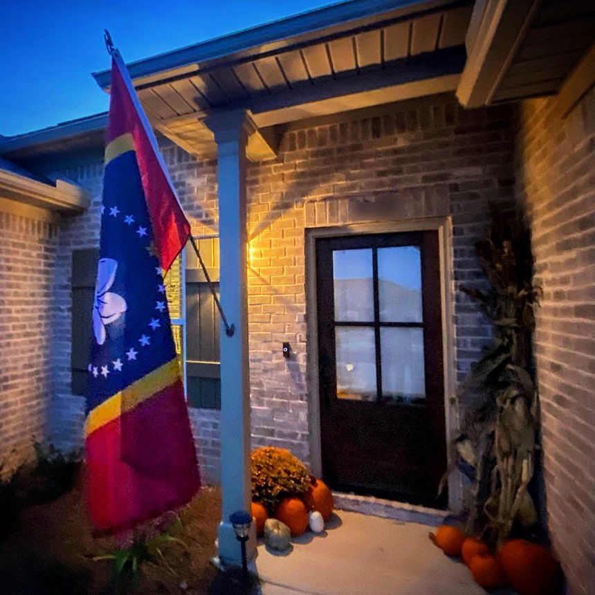 joel_off_air's tweet photo. So happy to finally have a state flag we can show off with pride.. What a great time in Mississippi history! #GoMississippi #TheMagnoliaState https://t.co/BfcawfX03y