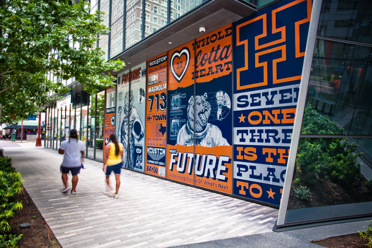 DowntownHouston's tweet photo. We'll never get tired of this piece by @beastsyndicate. From the many names & identities of #Htown to the vintage space bear graphic, it's basically Houston in a nutshell.
π609 Main
@UpArtStudio1 #ArtBlocksHou #WindowWorks https://t.co/0Ta65Q8olg