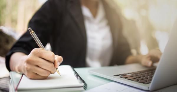Why we can't judge schools on online learning buff.ly/34QfAa6 via <a href="/tes/">Tes magazine</a>

Calls to judge schools on online learning ignore the fact that it simply can't replicate the classroom, says Mark Enser. 

#edchat #onlinelearning #remotelearning #lockdown