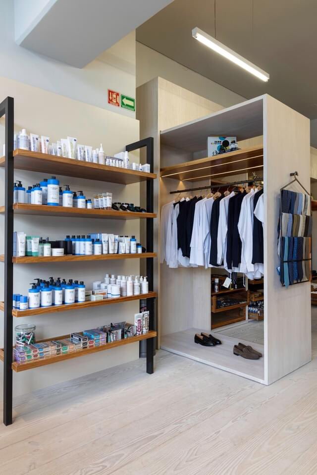 SilverDeerStore's tweet image. En esta temporada otoño – invierno tenemos novedades en ropa, calzado, libros, accesorios, grooming y joyería de marcas americanas, europeas y japonesas que combinan historia y calidad. Nuestra misión es ofrecer personalización del estilo a través de marcas de lujo para hombre.