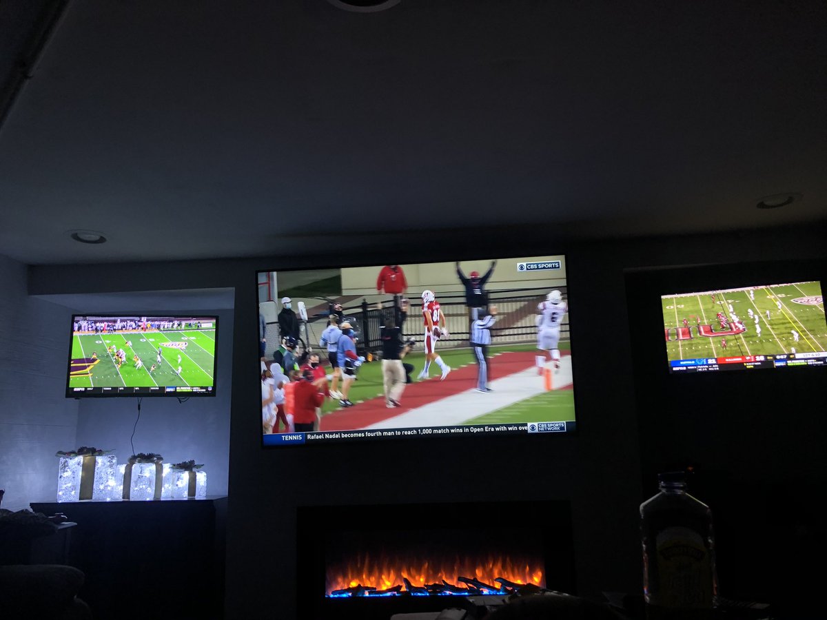Chris_J_Reis's tweet photo. no* lights, camera, maction! @BarstoolBigCat @BSSportsbook https://t.co/phvow2cmV2