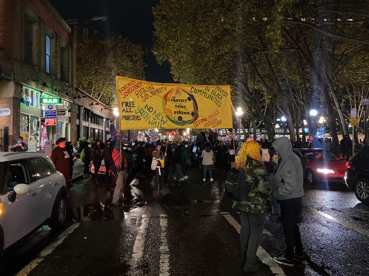 Omarisal's tweet photo. #ProtestSeattle - Protesters depart Occidental Park and head to 1st Avenue https://t.co/8JWtY91RQc