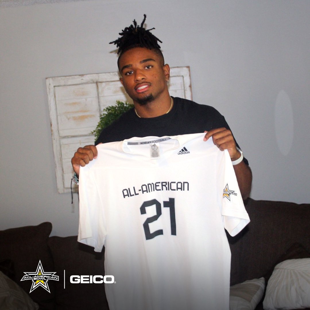 AABonNBC's tweet image. New Age Linebacker 💪 

Welcome NC State commit Jordan Poole (@jordan_poole03) to the 2021 All-American Bowl @NBCSports 

#AAB21 🇺🇸

#1Pack1Goal 

#AllAmericanBowl 🏈 @GEICO 

m.youtube.com/watch?feature=…