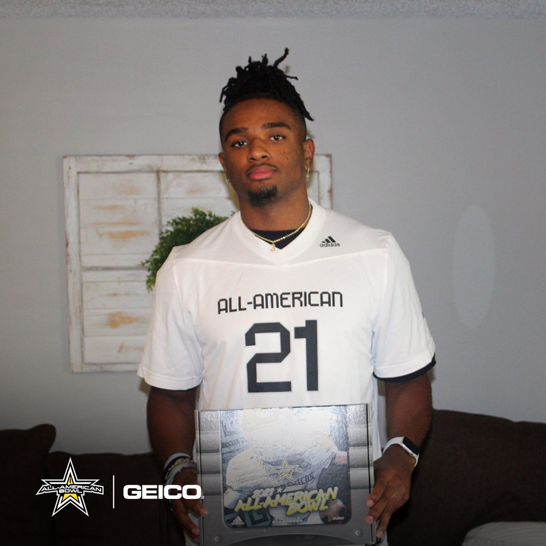 AABonNBC's tweet image. New Age Linebacker 💪 

Welcome NC State commit Jordan Poole (@jordan_poole03) to the 2021 All-American Bowl @NBCSports 

#AAB21 🇺🇸

#1Pack1Goal 

#AllAmericanBowl 🏈 @GEICO 

m.youtube.com/watch?feature=…