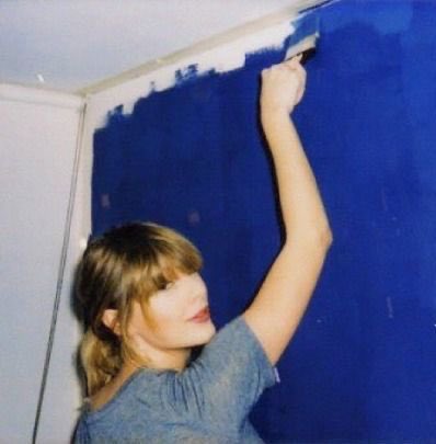 as we wait for nevada and georgia to go blue, here’s a thread of every time taylor swift has sang “blue”