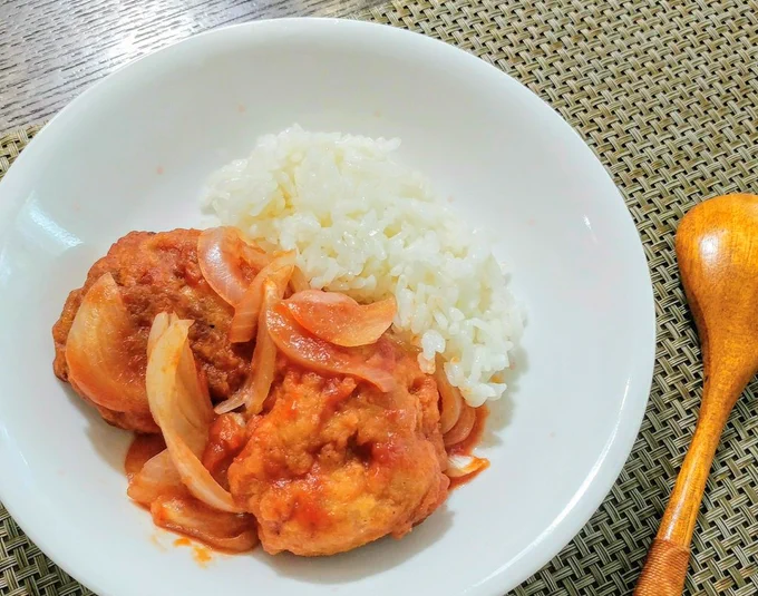 唐揚げケチャップライス✨

ようは、玉ねぎと唐揚げをレンチンしてケチャップで味付けしただけです?✨
酢をアクセントに入れたら、酢豚っぽい味になったので…
何より、ご飯が進みます(*'༥`*)?モグモグ

お弁当のおかずにもいかがでしょうか? 