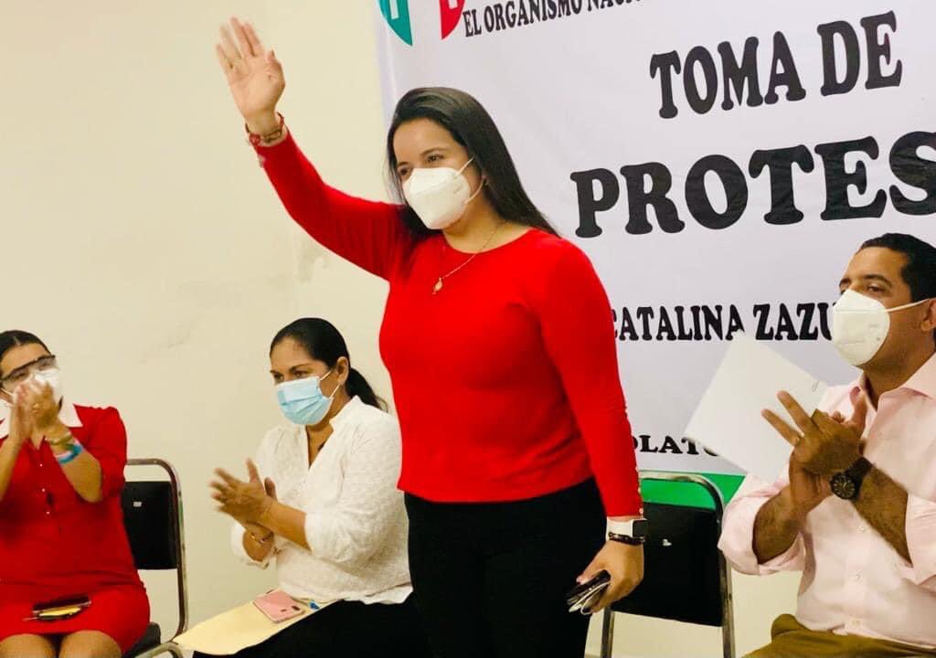 CinthiaVL's tweet photo. Forjada desde la estructura territorial del Partido, Caty Zazueta asume la dirigencia municipal del #ONMPRI en Navolato. Convencidos del gran trabajo que habrás de realizar con nuestra amiga @dianaarmentaa04. ¡Bienvenida! #PRISinaloa @ChuyValdesP https://t.co/dTazw01lI9