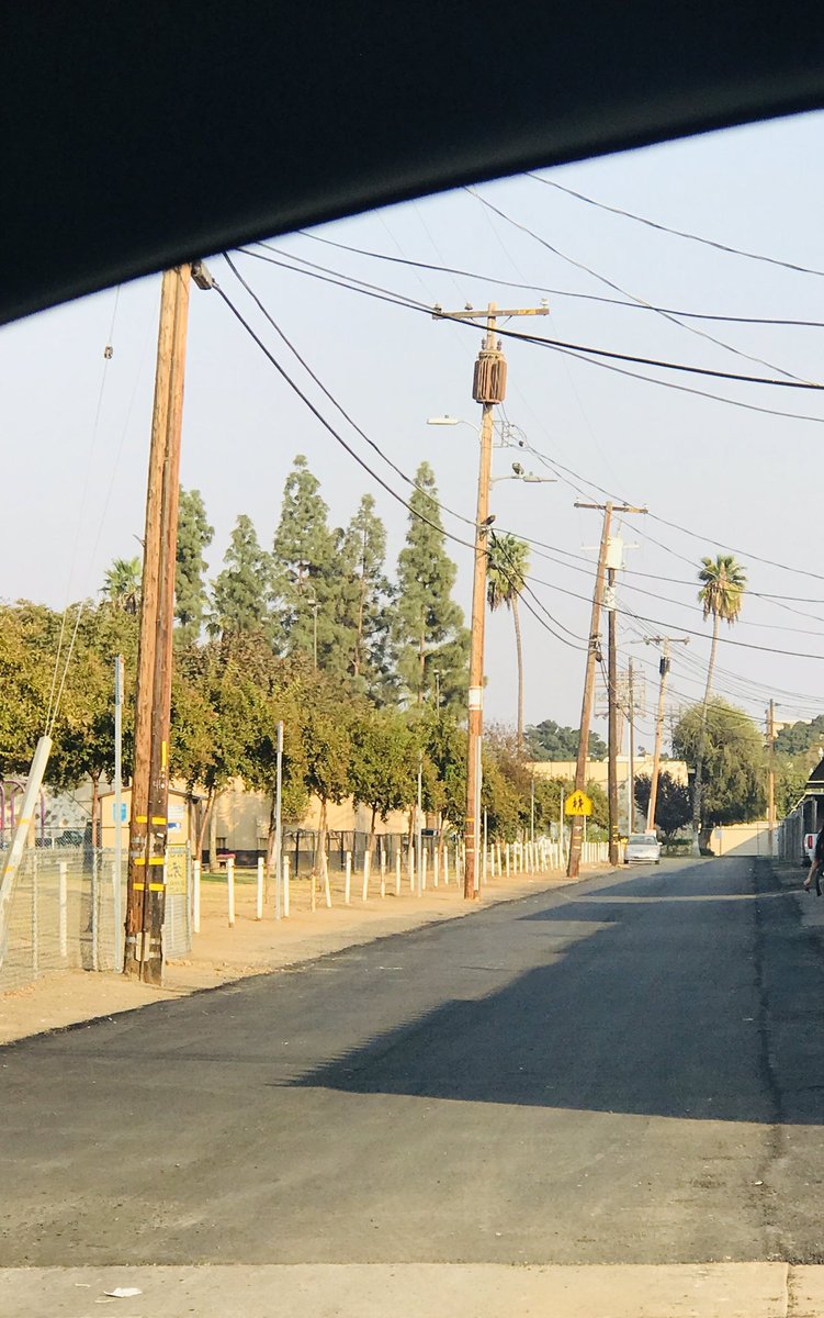 I can’t give our <a href="/CityofFresno/">City of Fresno</a> Street Team enough credit for all their hard work. Great job! Thank you so much from all us in D4 and the residents in El Dorado. Shout out to all our hardworking public works crew as well as Branden and Ernest! 👏🏻🚧