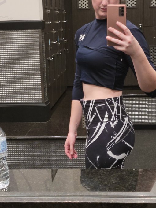 Been getting it everyday at the gym #onlyfans #MFC #camgirl #cammodel https://t.co/McavcxlQiN