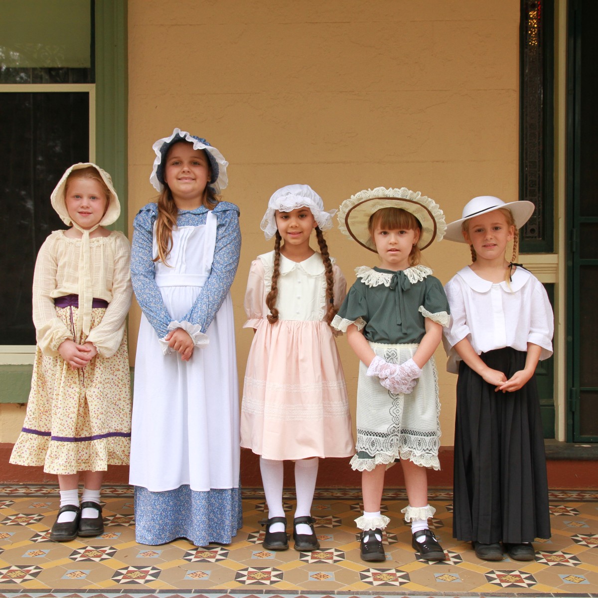 NSWEducation's tweet photo. From 2020 to 1920! ⌛ Chipping Norton Public School celebrated their 100th anniversary with a day of time-travelling celebrations. #LoveWhereYouLearn https://t.co/hpNGKijjcO