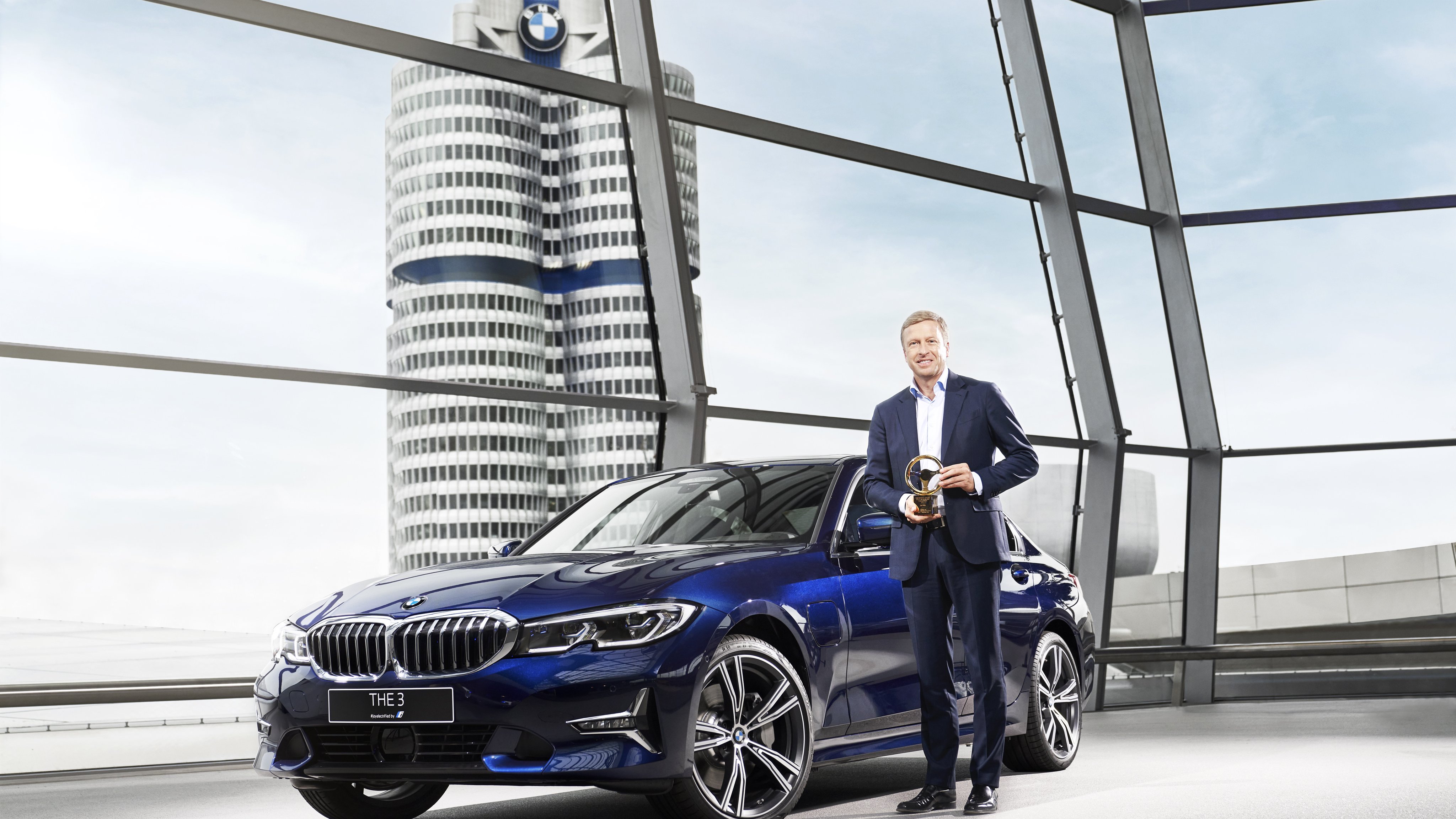 Group on Twitter: "Efficient, electrifying and award-winning — the @BMW 330e Sedan, of the 2020 Lenkrad”! #ElectrifYou _ #BMW 330e Sedan. Energy & Fuel consumption (combined): 14.8–13.9 kWh/100