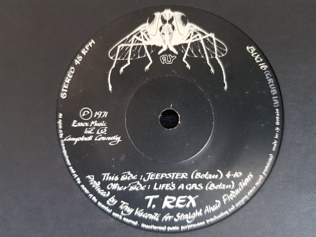 andythorn100's tweet photo. Released OTD 5 November 1971!π #jeepster bw #lifesagas #flyrecords #bug16 #specialpreviewsingle #grub1A #trex #MarcBolan #mickeyfinn #stevecurrie #billlegend Well what a another superb #TRex record this is & an unbelievable 49 years ago! π https://t.co/AzDT6TrY7I