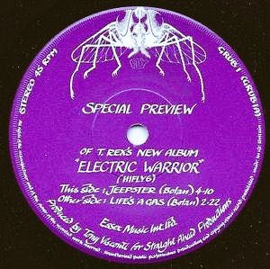 andythorn100's tweet photo. Released OTD 5 November 1971!π #jeepster bw #lifesagas #flyrecords #bug16 #specialpreviewsingle #grub1A #trex #MarcBolan #mickeyfinn #stevecurrie #billlegend Well what a another superb #TRex record this is & an unbelievable 49 years ago! π https://t.co/AzDT6TrY7I