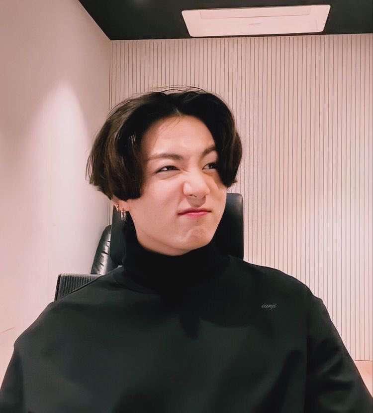 Aaron_V_U's tweet photo. Me puse a escuchar a las chiquitas de @PINKD4TE mientras editaba un par de cosas de la agencia, debo decir que esta canción la tengo en loop #pinkdatestream https://t.co/4kXvas96Bd