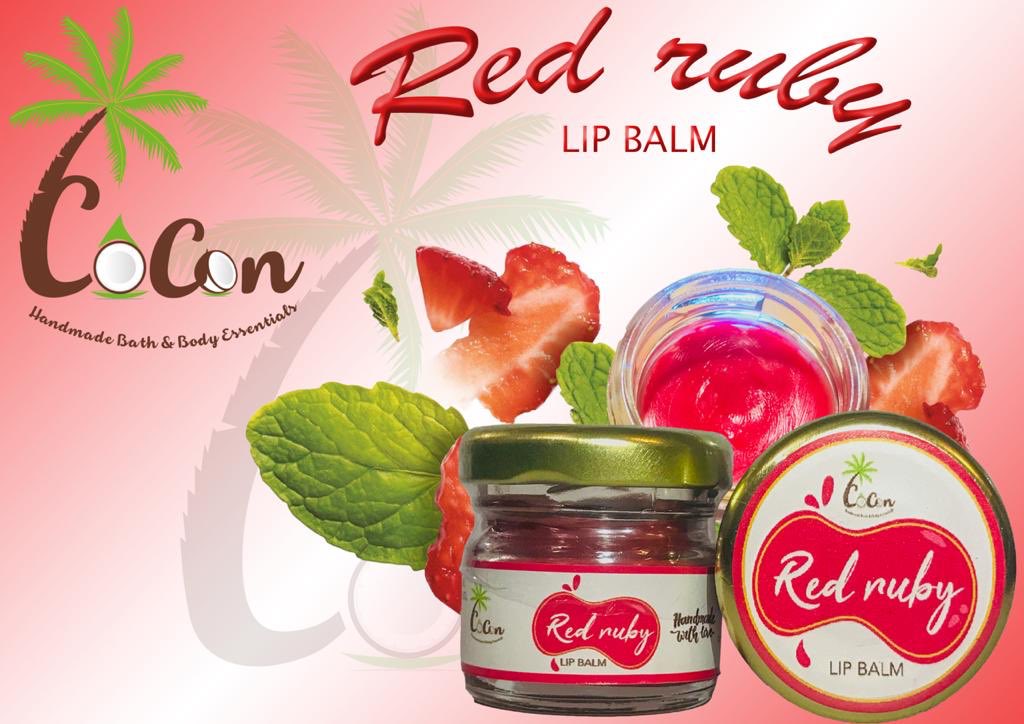 Coconswirl1's tweet photo. 🌱Red ruby 🌱🌱
Lip balm 👄
Our soothing Red Ruby Lip Balm    Enriched with the goodness of #jojobaoil ,#coconutoil, #sheabutter , #castoroil , #beeswax, #VitaminE and #strawberryEO, #spearmintEO this recipe will heal your cracked lips in no time!  🌴 contact 0766990229 https://t.co/rbRVR30AEi