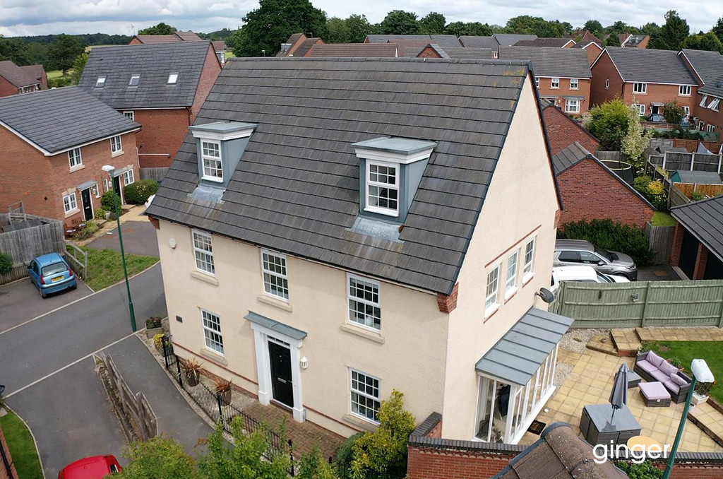 gingerproperty's tweet photo. ๐ Wyatt Way, Meriden
A brilliant FIVE bedroom detached home with double garage, open plan dining/kitchen area and part-walled garden.
ยฃ559,999 (OIEO)
#BalsallCommon #Bannerbrook #BannerbrookPark #Meriden #Knowle #Dorridge #Kenilworth #Property #Lapworth #Berkswell https://t.co/B2NNxfyJ6z