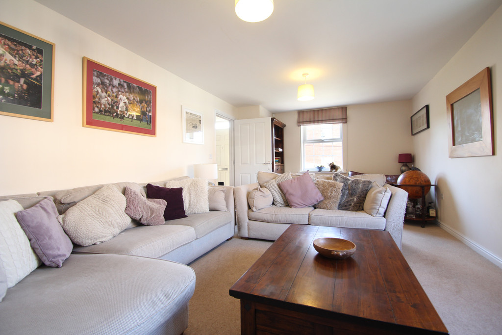 gingerproperty's tweet photo. ๐ Wyatt Way, Meriden
A brilliant FIVE bedroom detached home with double garage, open plan dining/kitchen area and part-walled garden.
ยฃ559,999 (OIEO)
#BalsallCommon #Bannerbrook #BannerbrookPark #Meriden #Knowle #Dorridge #Kenilworth #Property #Lapworth #Berkswell https://t.co/B2NNxfyJ6z