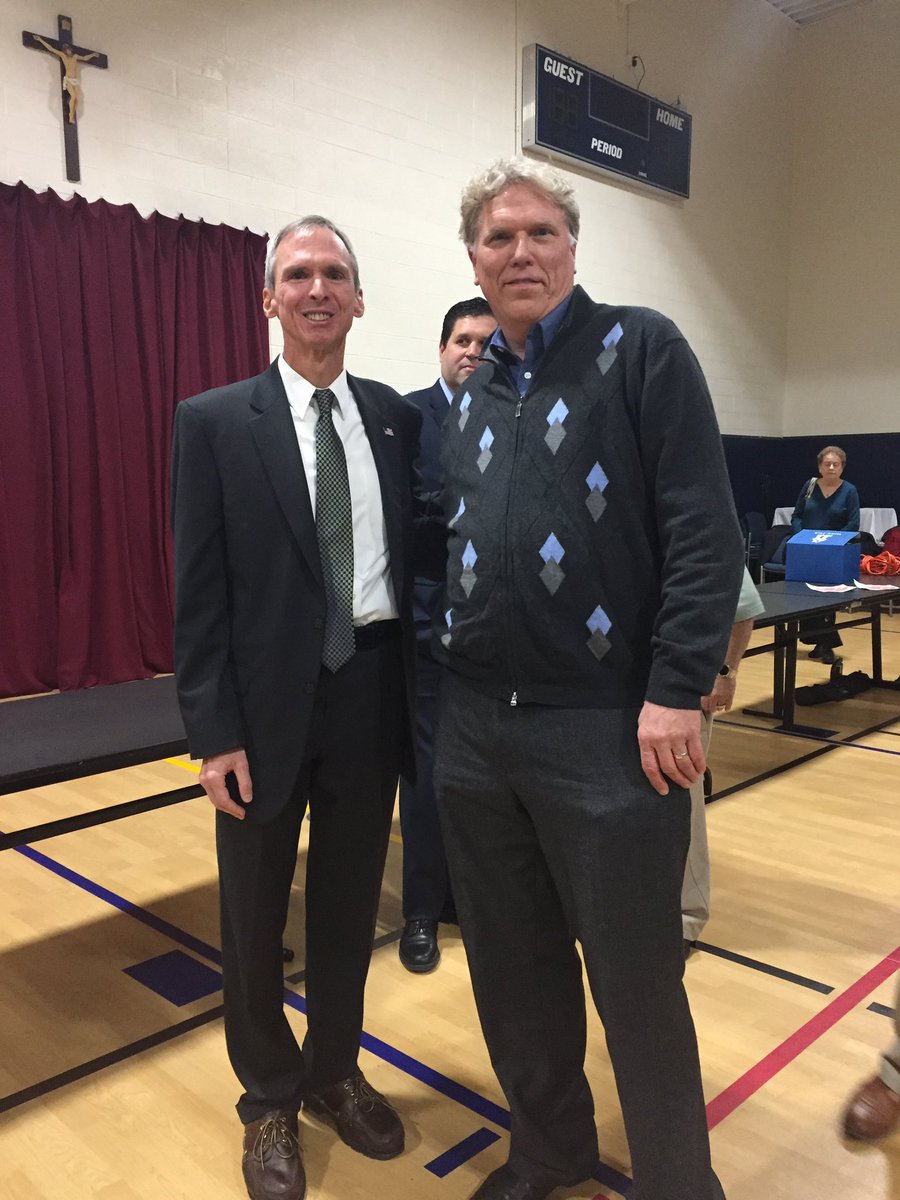 Yerkes4Congress's tweet photo. Dear #Chicago #OakLawn #Illinois #IL03 Voters,
Thank You #MikeFricilone🇺🇸 for #RunningForCongress🇺🇸
From #IL03 in 2020
#MarieNewman barely defeats @FriciloneMike🇺🇸
by only 6 points.
#IL03IsNOTASafeBlueDistrictAnymore💯Marie
#DoctorY😷🤔
#DrYerkes
#RedWave2022
@USHouse2022🇺🇸 https://t.co/HUhRC9wGXW