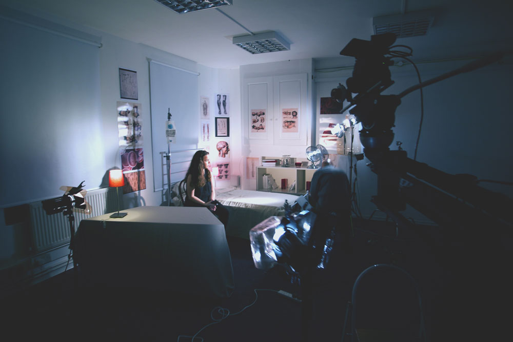 CFS_London's tweet photo. Throwback to an old BA shoot! We love it when students get creative and experiment with lighting on set.
#tbt #setdesign #lightingsetup #lightingdesign #cinematography #production #lightingtechnique https://t.co/tetGO8HEk9