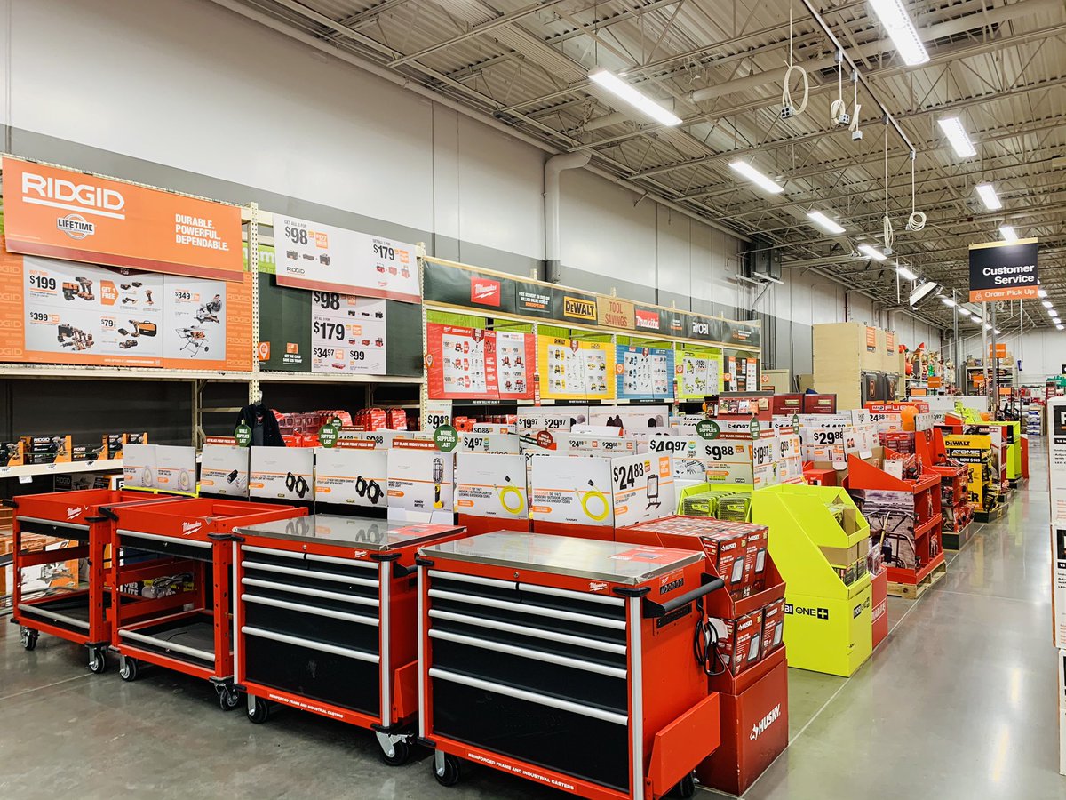 Black November READY! Thanks to the Leadership team and our MET team on an awesome set! 🙌🏼 #BlackNovember #StraightLines @JasonBallDM198 @jasonhd8966 @DederaThomas @THDdiego