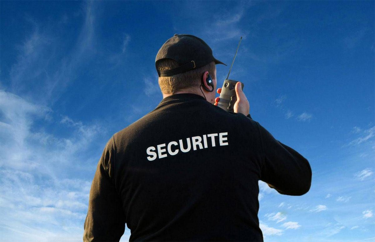 SmartPSsecurite's tweet image. Marseille : il sort une arme à feu, l&apos;agent de sécurité le maîtrise  buff.ly/3meYusu #securite #prevention #surete