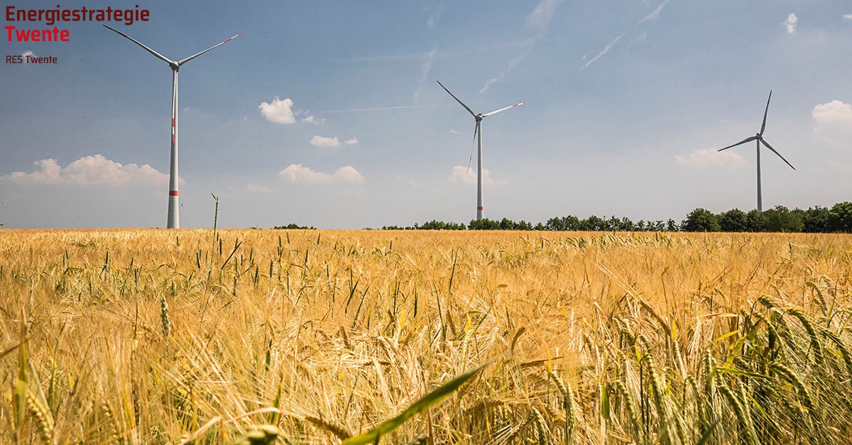 RES_Twente's tweet photo. De gemeenten van Noordoost Twente hebben een gezamenlijk concept windbeleid vastgesteld. Vanaf 10 november kunnen inwoners hierop formeel reageren. Na verwerking van reacties nemen de afzonderlijke gemeenteraden een besluit over het windbeleid. https://t.co/sGxUaHMlfj https://t.co/Wvsn9zZTuF