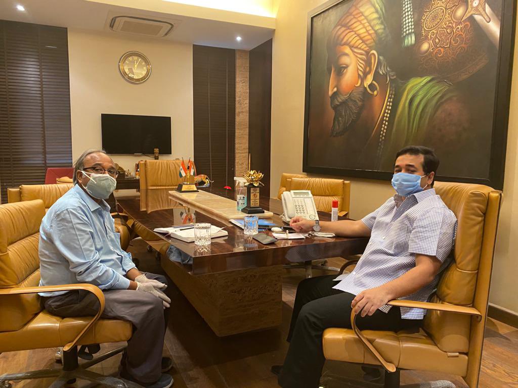 Internet for every home is PM Modiji s dream! 
Sindhdurg took a major step towards it today.Had a detailed discussion with  the man in charge mr Shrivastav abt  internet thru fibre to every household in Sindhdurg which will ensure internet connectivity. <a href="/PMOIndia/">PMO India</a> <a href="/Dev_Fadnavis/">Devendra Fadnavis</a>