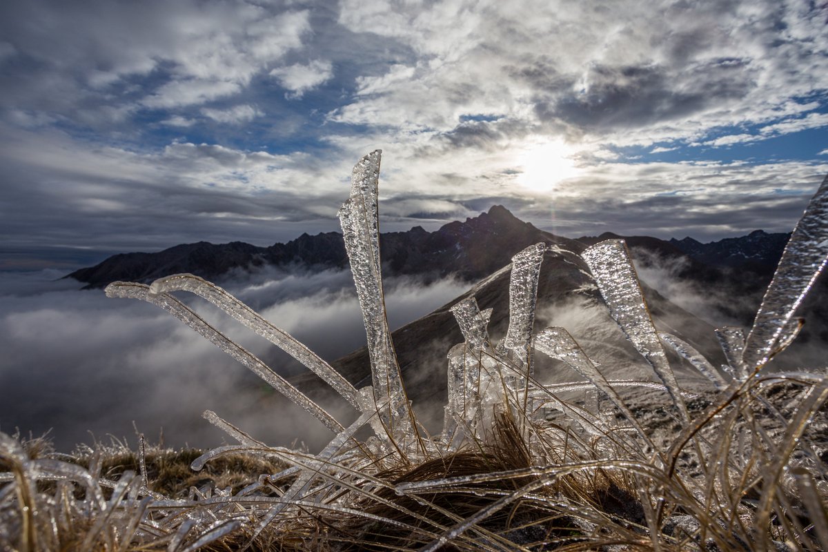 IMGWmeteo's tweet photo. 😍Dzisiejszy poranek na Kasprowym Wierchu jest po prostu zachwycający!
📸Fot. Witold Kaszkin

https://t.co/cTAM8A8QB2
#IMGW #KasprowyWierch #Tatry #meteo https://t.co/hBmvxuPUjr