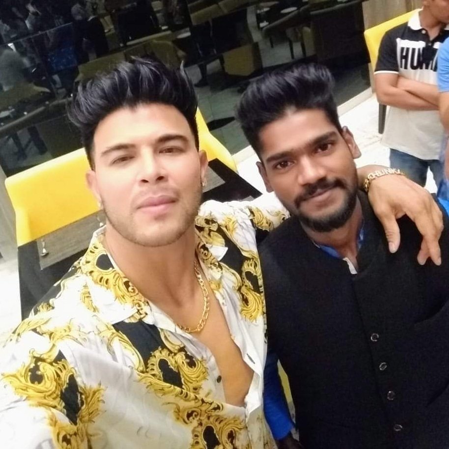 Team_Hunk's tweet photo. Happy Birthday @iSahilKhan Bhai ❤

#SahilKhan #TeamHunk #RealBodyPower https://t.co/ogQ7ACpHUX