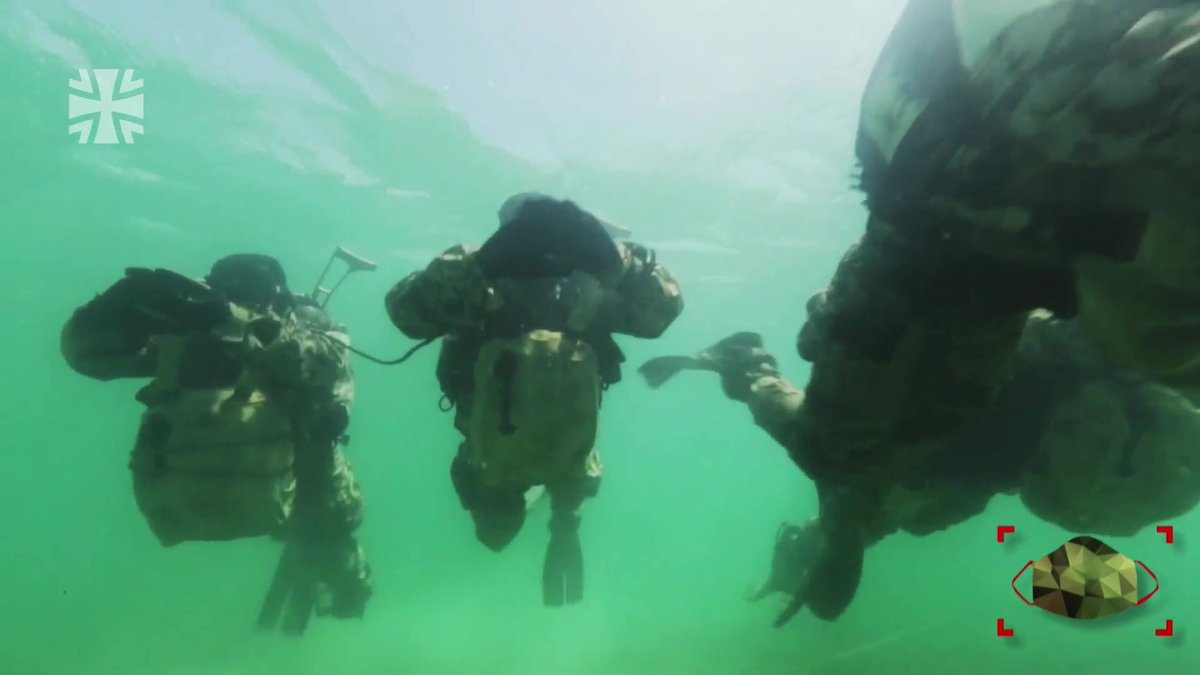SanDstBw's tweet photo. "Ich würde mir wünschen, dass sich jeder an die Regeln hält."
Leutnant zur See Thomas Baier berichtet über #Coronaprävention bei den #Kampfschwimmern in #Eckernförde.
Das Video gibts' hier:
https://t.co/OsSNWOV26g
#OperationMaskForce https://t.co/hw9bBWh4AY