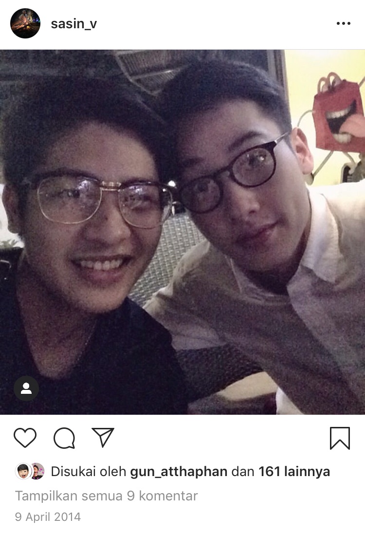 DenimZac's tweet photo. i swear my investigation is not over yet. i got goosebump. you should stay. this is the result of their photo from tay’s brother handphone. maybe this is their first meet cause after this, Gun active liked almost all his post. #TAYGUN https://t.co/ziZ4heWdFI
