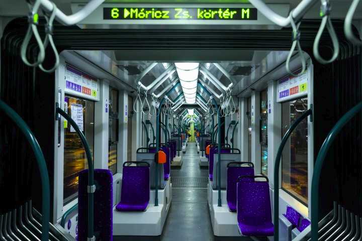 Telexhu's tweet photo. Driving rain, empty streets, and eerie silence in Budapest on the first night of the curfew in Hungary; Nobody is allowed on the streets between 0:00 and 5:00 AM except for emergencies, people working, or those commuting to and from work. Photos: István Huszti/Telex https://t.co/UoSI8KPvKF