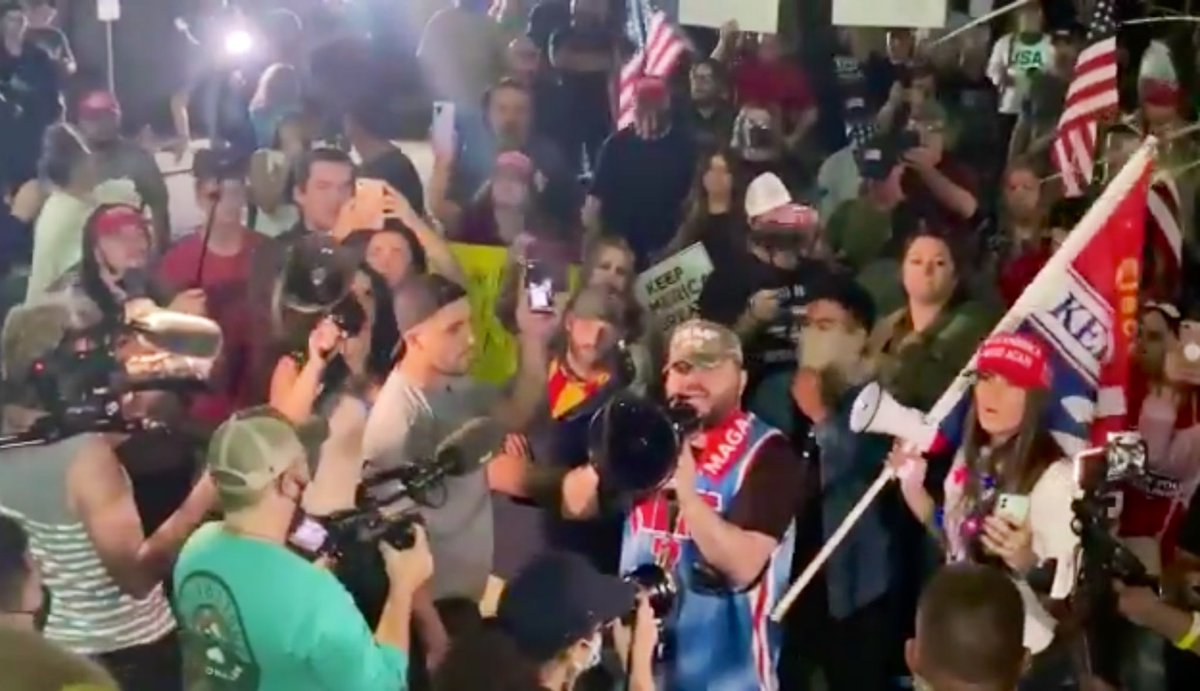 So MAGAs trying to bust into TCF Hall in Detroit chant “Stop the count!” because Trump is ahead, while MAGAs trying to bust into Maricopa County Elections Dept. in Arizona chant “Count the votes!” because Trump is behind. 

This is a ridiculous timeline. #ElectionResults2020