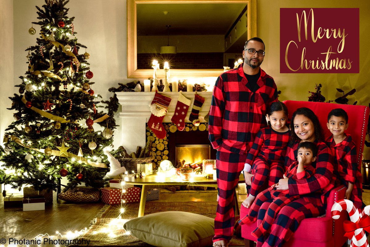 photanic's tweet photo. Looking forward to some holiday cheer? #photanicphotography #dslrphotography #christmastime #family #holidayseason #christmasdecor #holiday2020 #themostwonderfultimeoftheyear #christmastree #stockings #ornaments https://t.co/mYm2RB9qox