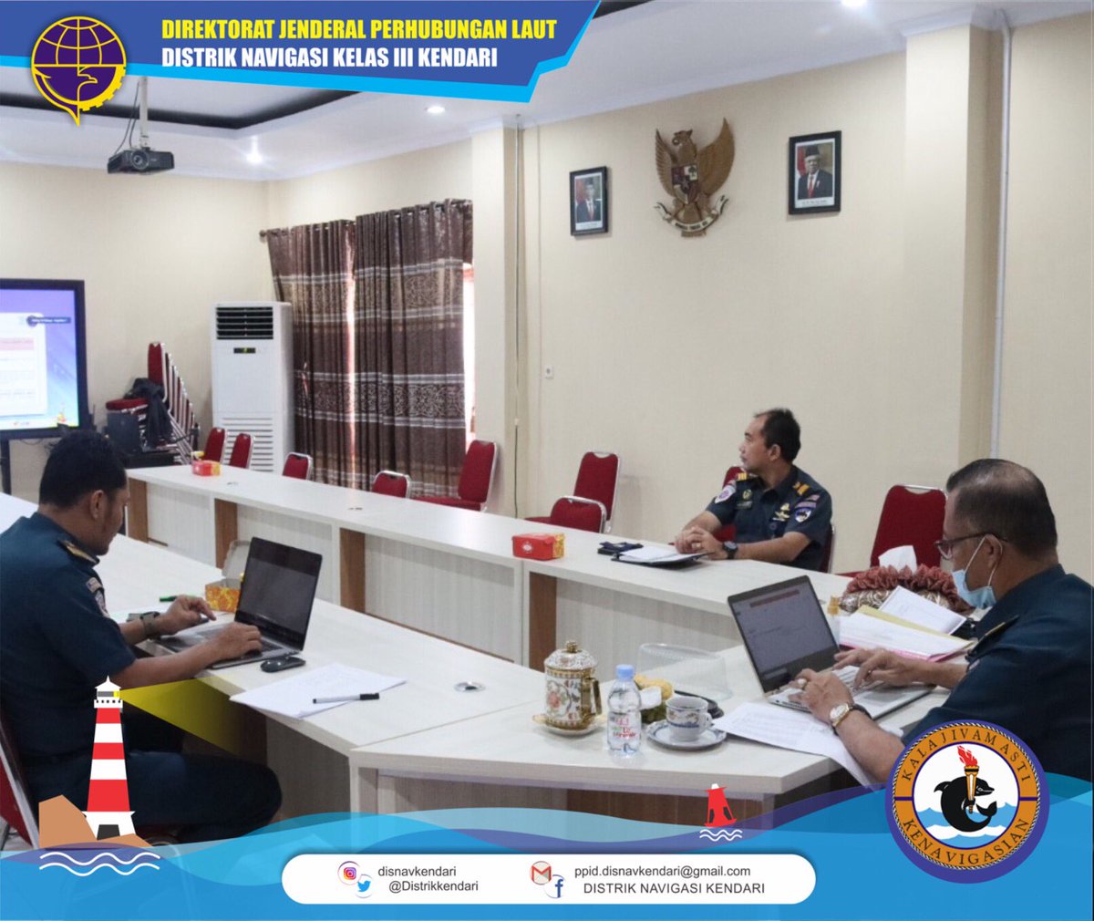 DistrikKendari's tweet photo. #KawanLaut ,  Kemarin (4/11/20) Bertempat di ruang rapat Distrik Navigasi kelas III Kendari , Kepala Kantor Distrik Navigasi Kendari Bapak Suyadi,SE.,https://t.co/YFjw7IzhOU didampingi Kasi Logistik dan PPK mengikuti webinar Aspek Hukum Dalam Pengadaan Barang dan Jasa Pemerintah https://t.co/S80Mxy7Zqj