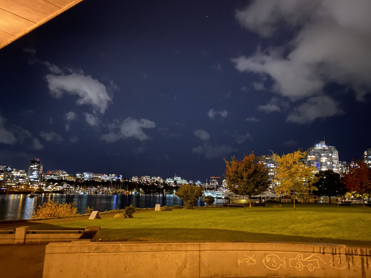 RyanVoutilainen's tweet photo. Occasional #lightning observed to the very distant W/SW from #FalseCreek #Vancouver
Anyone else see it? 🌩 @ensembleator @DennVan
Strikes on apps on west #VanIsl
#YVRwx #YVR #BCstorm https://t.co/VWa65M6wiG
