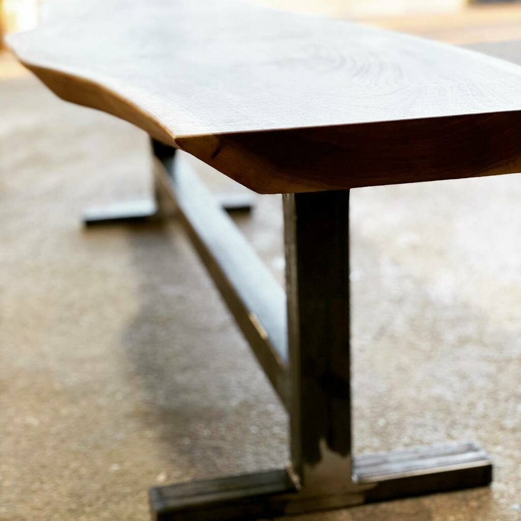jamisonhiner's tweet photo. Walnut bench. https://t.co/sxGhEuv6Cn https://t.co/zHCjFkcZo5