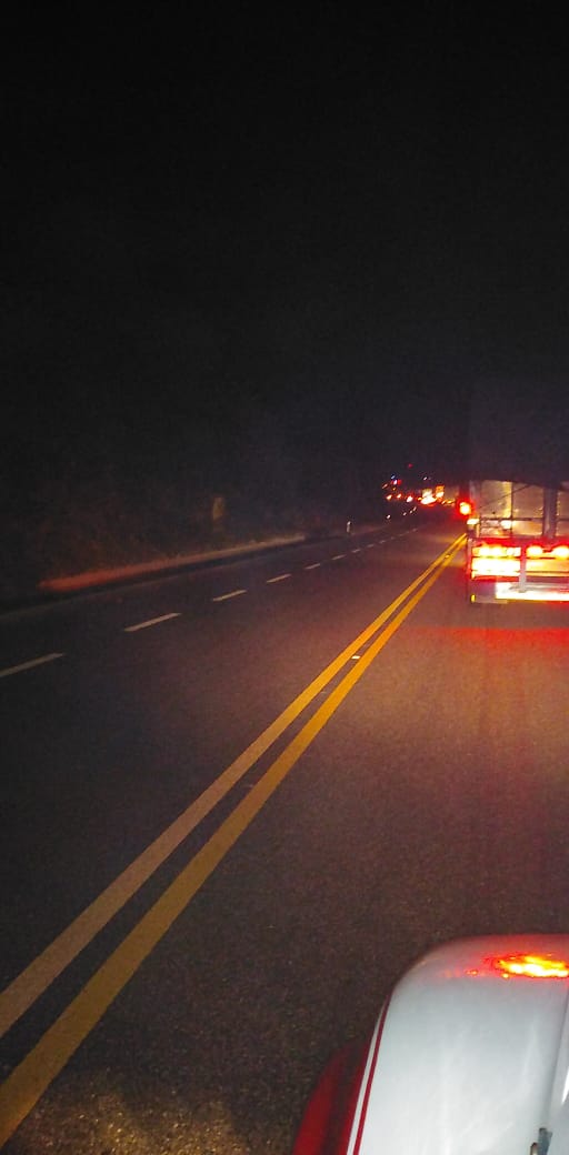 Troquerosdela57's tweet photo. Km 237 +300 de la Transístmica larga la fila hacia la Ventosa
📸 @Halconnocturno9 @cometaof69 @RafagaPol @Rodrigo34414675 @FabianM77717100 @ArenazaSaadot @trailerosypocas https://t.co/DQAZnKxVdT