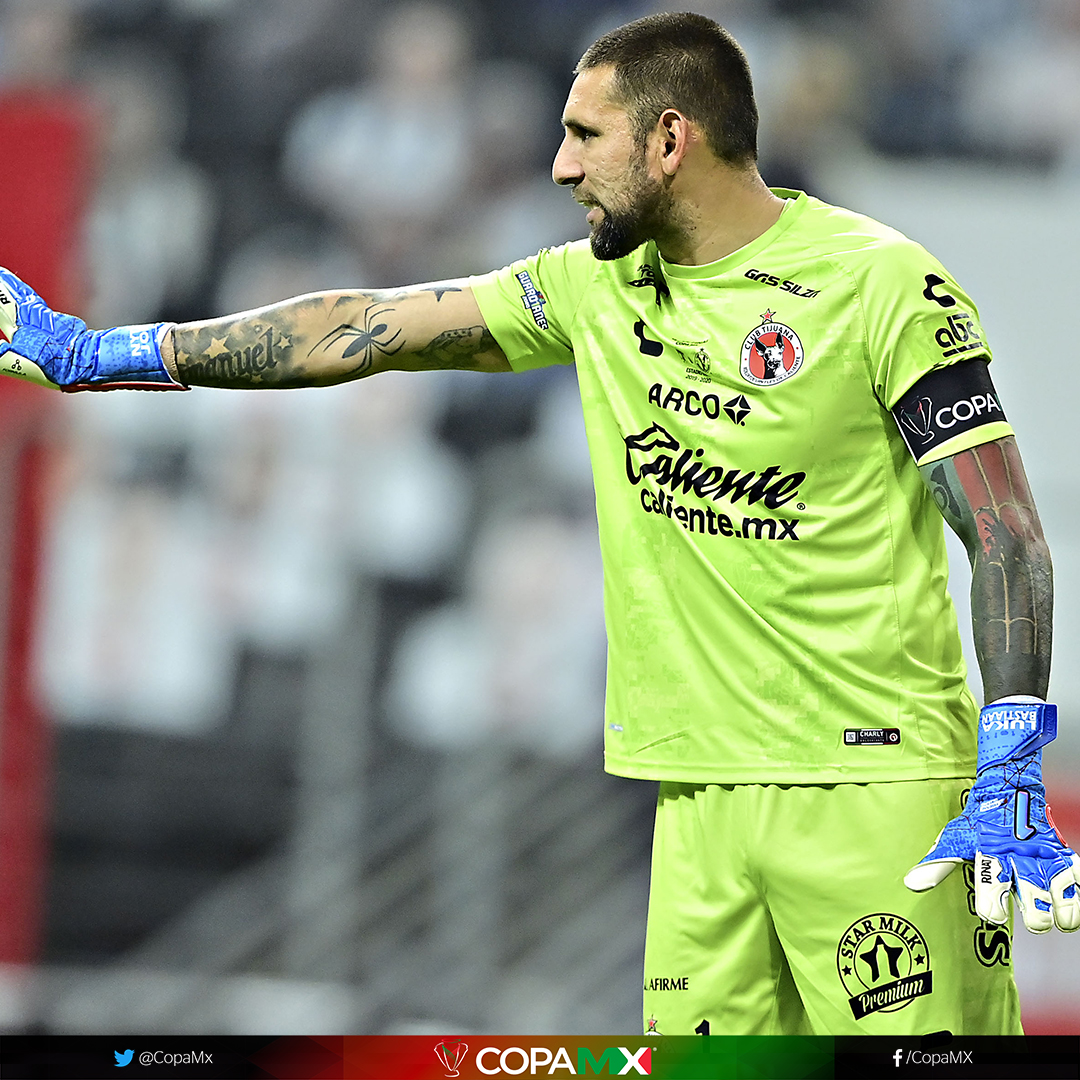 CopaMx's tweet image. ¡Sensacional actuación!

@Jona_Orozco mantuvo a @xolos en el partido hasta el final. Cuatro grandes atajadas, incluido un penal detenido hicieron de "Spider" el Jugador del Partido.