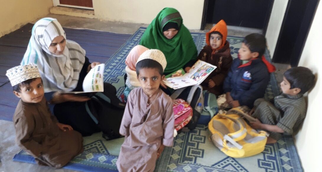 DiraOman's tweet photo. أجمل صبَاح ما كَان ممزوجاً بدعوة أم ورائِحة قهْوة. 

#صباح_الخير 
#قروب_دار_السلاطين 
#عُمان https://t.co/sXD0zkhPfU