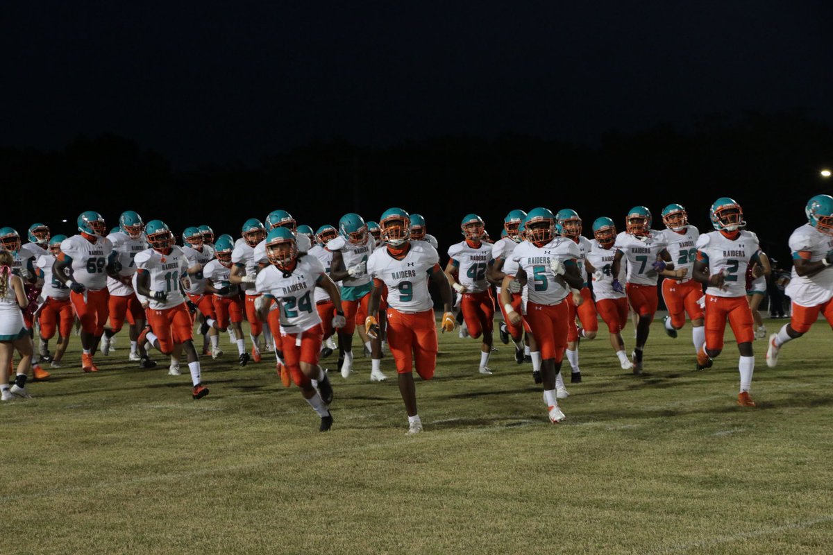 CoachJones05's tweet image. We All We Got! We All We Need! #Run2Win #AFNF @PlantCityFB 💪🏼