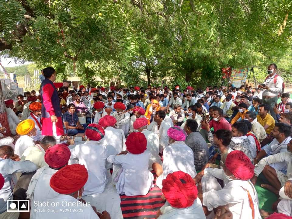 sanwar_asind's tweet photo. #गुर्जर_आरक्षण_लेकर_रहेंगे 
#धनराजगुर्जर 
#गुलाबपुरा 
#गुर्जर_आंदोलन_को_मजबूर 
@SarpanchOnline @DhanrajGurjar94 https://t.co/5evA4ENfsA