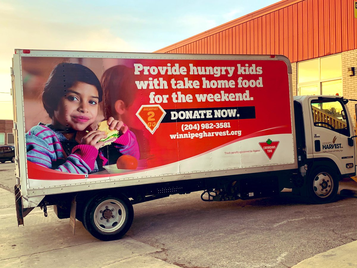 jay_mak1's tweet photo. Provide hungry kids with take home food for the weekend. Donate now!
@winnipegharvest has an awesome #Breakfast2Go program that provides #WSDStudents with nutritious food to take home.
The smiles on the kidsโ faces is so touching, it inspired me to volunteer to #EndHunger. D3 https://t.co/EJQ96p7PnG
