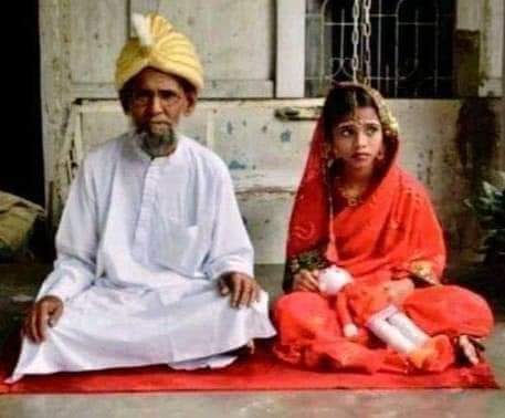 Ezazsattar's tweet photo. بیٹیاں آج بھی دفنائی جاتی ہیں۔۔۔
بس انداز بدل گئے ہیں 💔💔💔
#LilMaster https://t.co/naBtCWR9CY