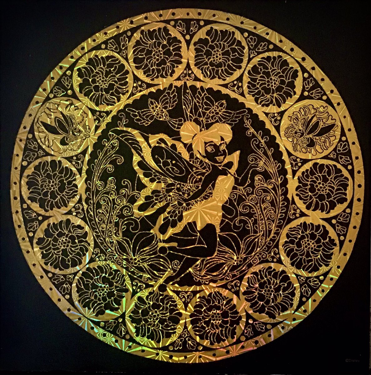 マサカズ ディズニースクラッチアート より ティンカーベルが完成 ほとんどディズニー アニメは わからないのですが ディズニーアニメ観なきゃなぁ とも思った アレンジもちょこっとしました 右のアレンジのように左もしたかった