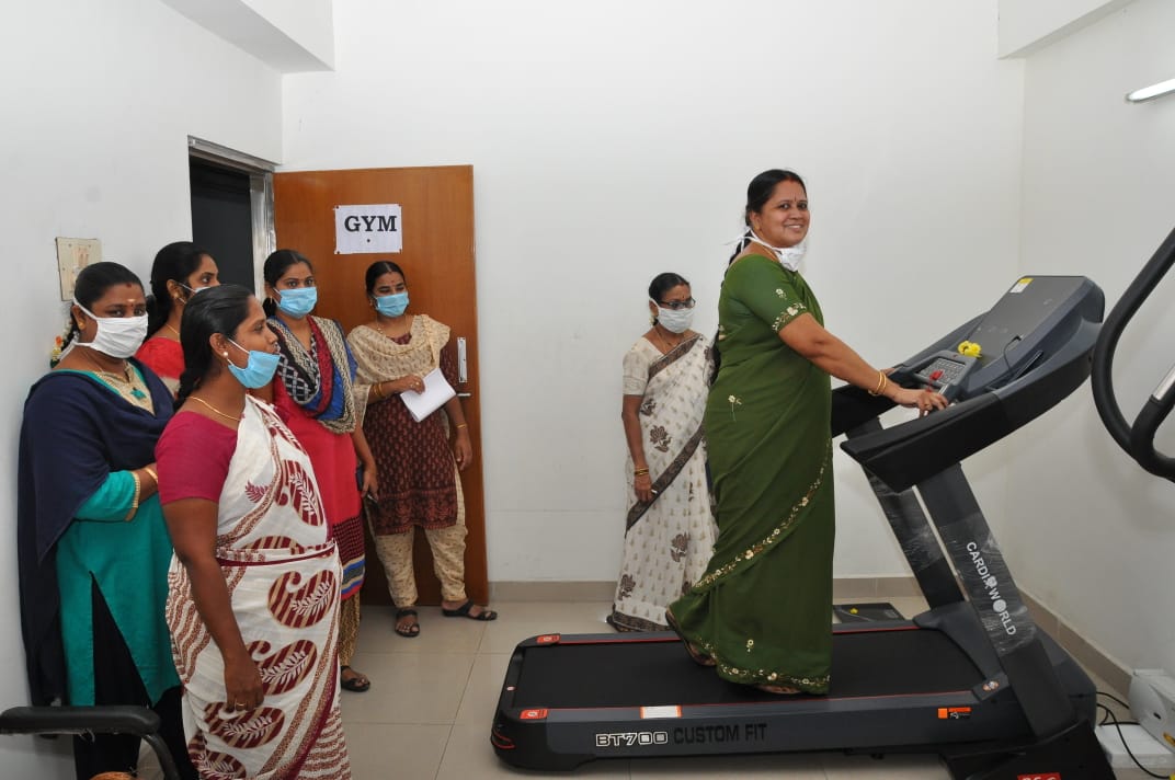 TNDPHPM's tweet photo. பொது சுகாதாரம் மற்றும் நோய் தடுப்பு மருந்து துறை இயக்குனரகத்தில், அலுவலக பணியாளர்களின் உடல் நலத்தை மேம்படுத்தும் நோக்கில் அமைக்கப்பட்டுள்ள உடற் பயிற்சிக் கூடம்
#DPHPM #TNDPHPM #DMS #Physicalfitness https://t.co/0SquTfuAQo