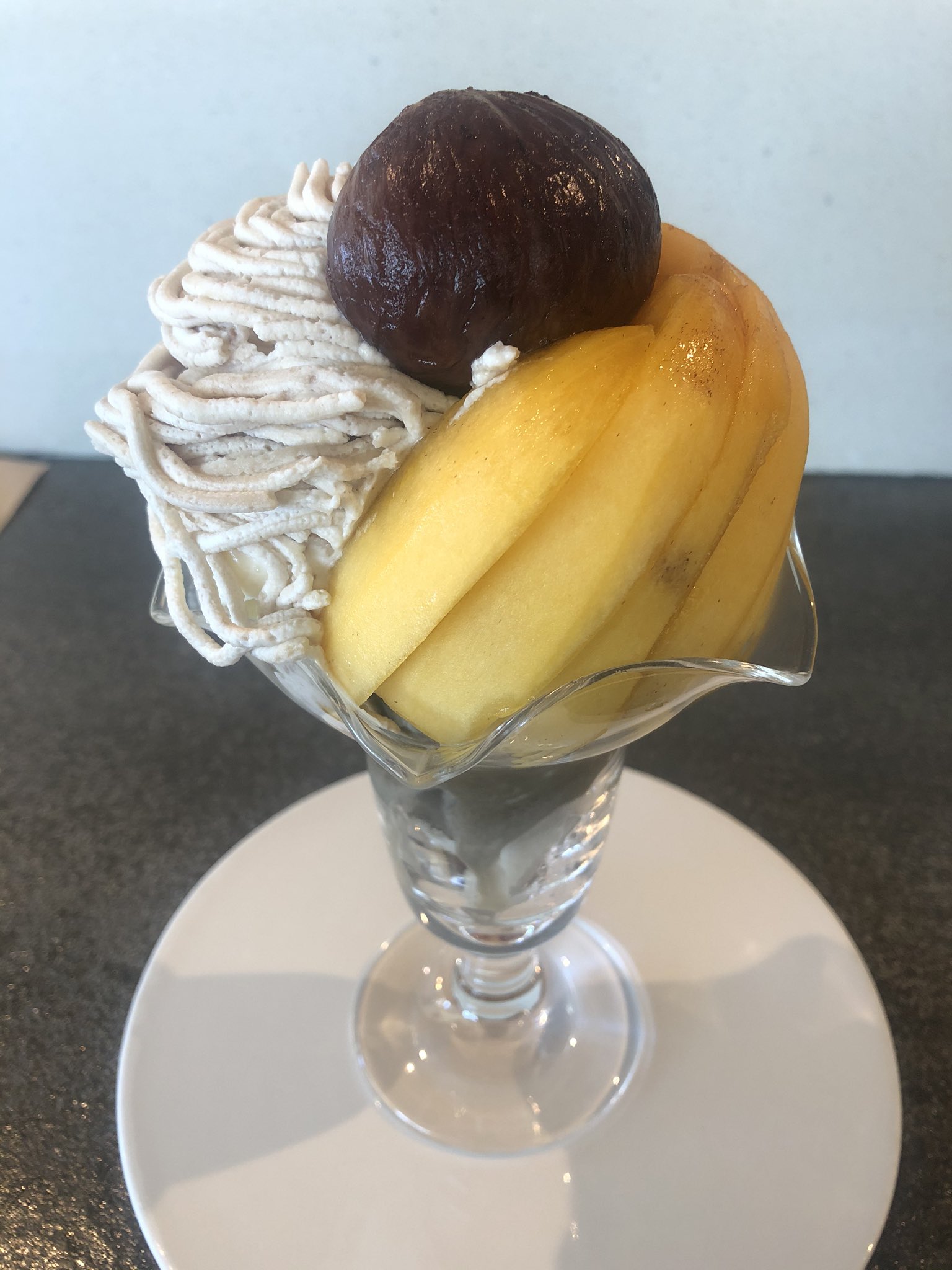 斧屋 おのや 福岡パフェ学 薬院のprince Of The Fruitにて 岡山県産 桃太郎ぶどう パフェ 瀬戸ジャイアンツという品種のうち5 だけが名乗れるという希少ブランド 桃太郎ぶどう 薄い皮 爽やかで強い甘み ジェラートはクリームチーズ