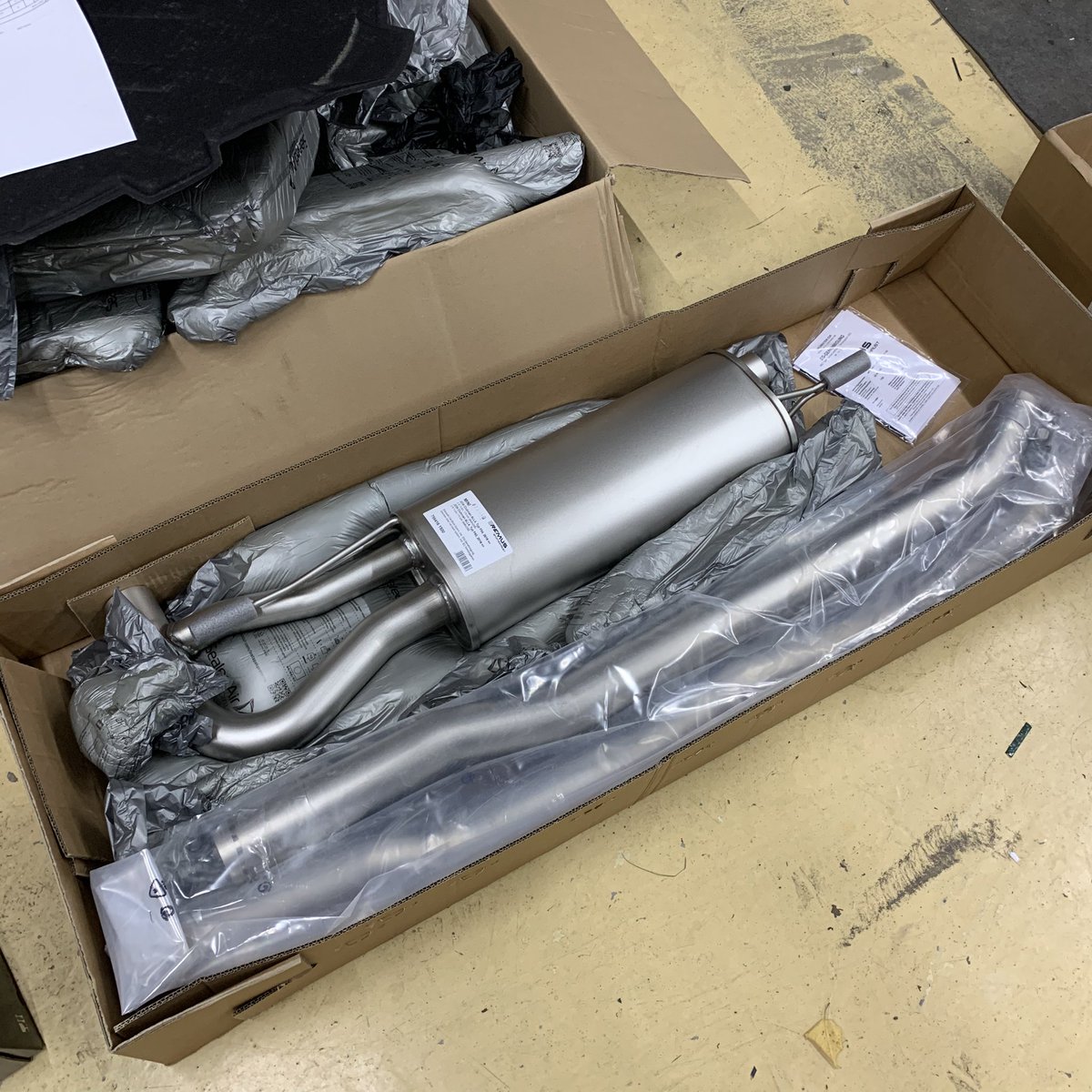 gtfactory_ru's tweet photo. #remus catback exhaust system for my demo car based on #mini #countryman #f60jcw together with #duellag Japan. More details soon. https://t.co/I94fhyJgwq