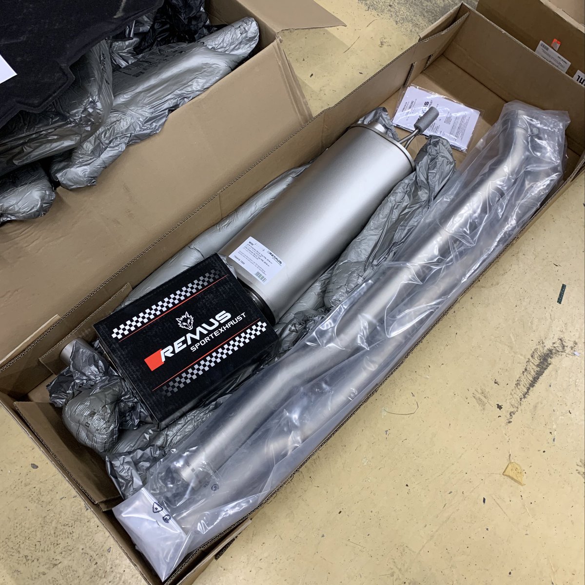 gtfactory_ru's tweet photo. #remus catback exhaust system for my demo car based on #mini #countryman #f60jcw together with #duellag Japan. More details soon. https://t.co/I94fhyJgwq