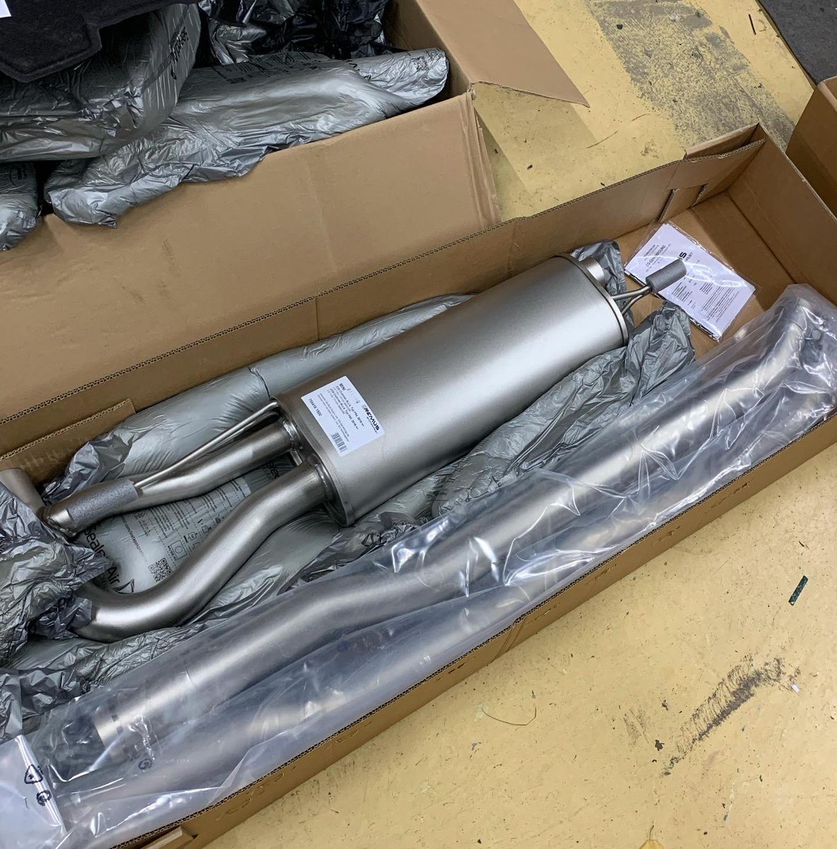 gtfactory_ru's tweet photo. #remus catback exhaust system for my demo car based on #mini #countryman #f60jcw together with #duellag Japan. More details soon. https://t.co/I94fhyJgwq